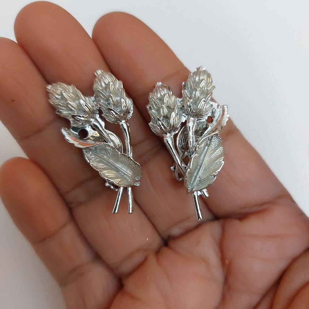 Vintage Frosted Silver Tone Flower Stems Clip On Earrings